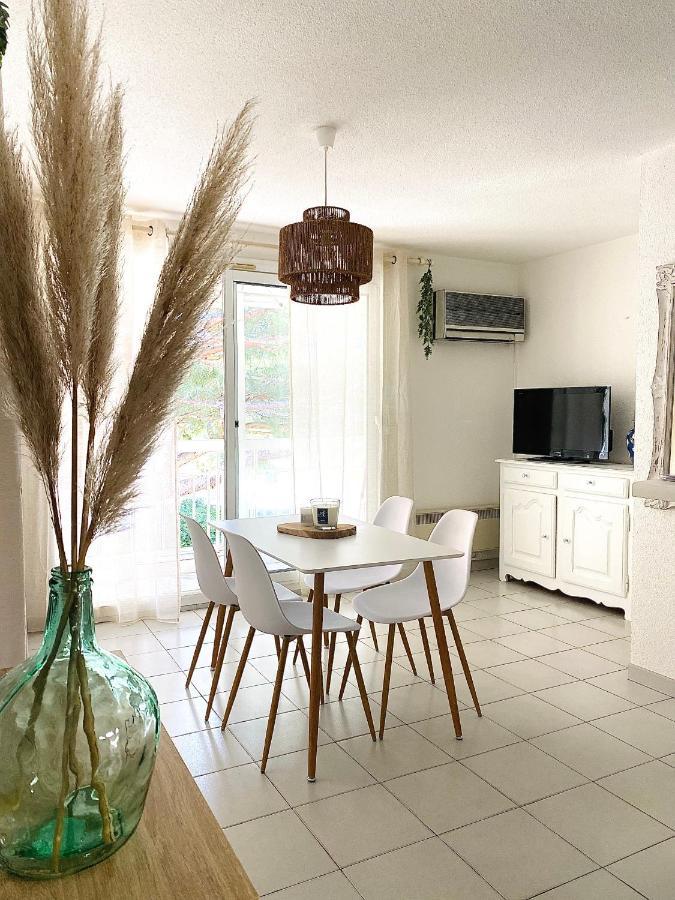 Superbe Appartement Cosy Vue Mer Pieds Dans L'Eau Cavalaire-sur-Mer Exteriör bild