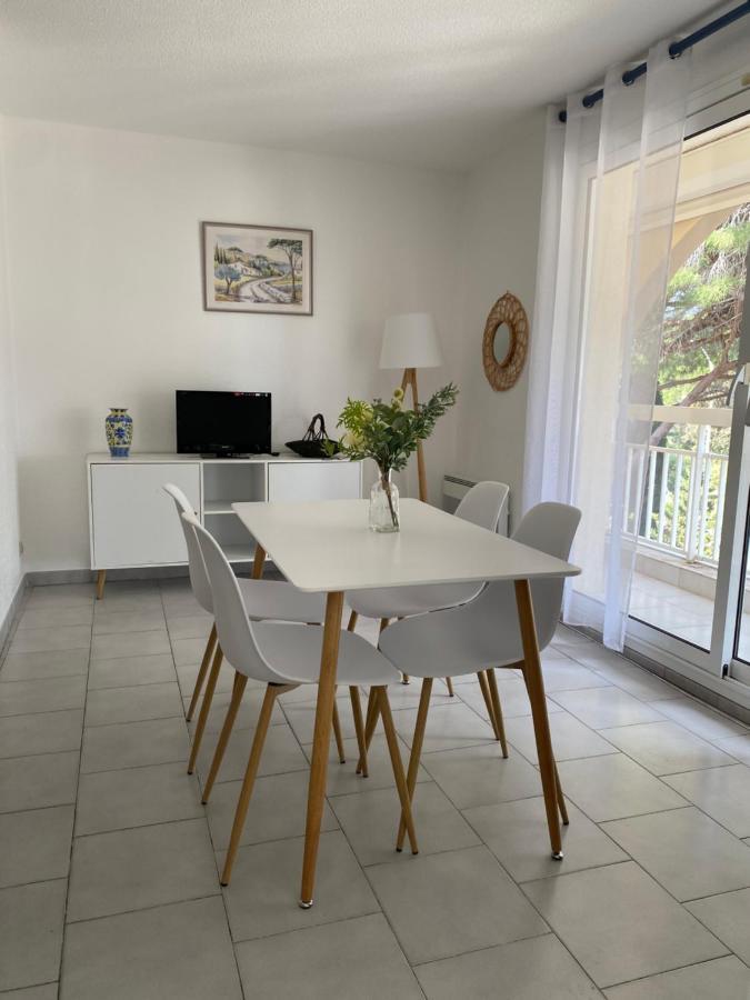 Superbe Appartement Cosy Vue Mer Pieds Dans L'Eau Cavalaire-sur-Mer Exteriör bild